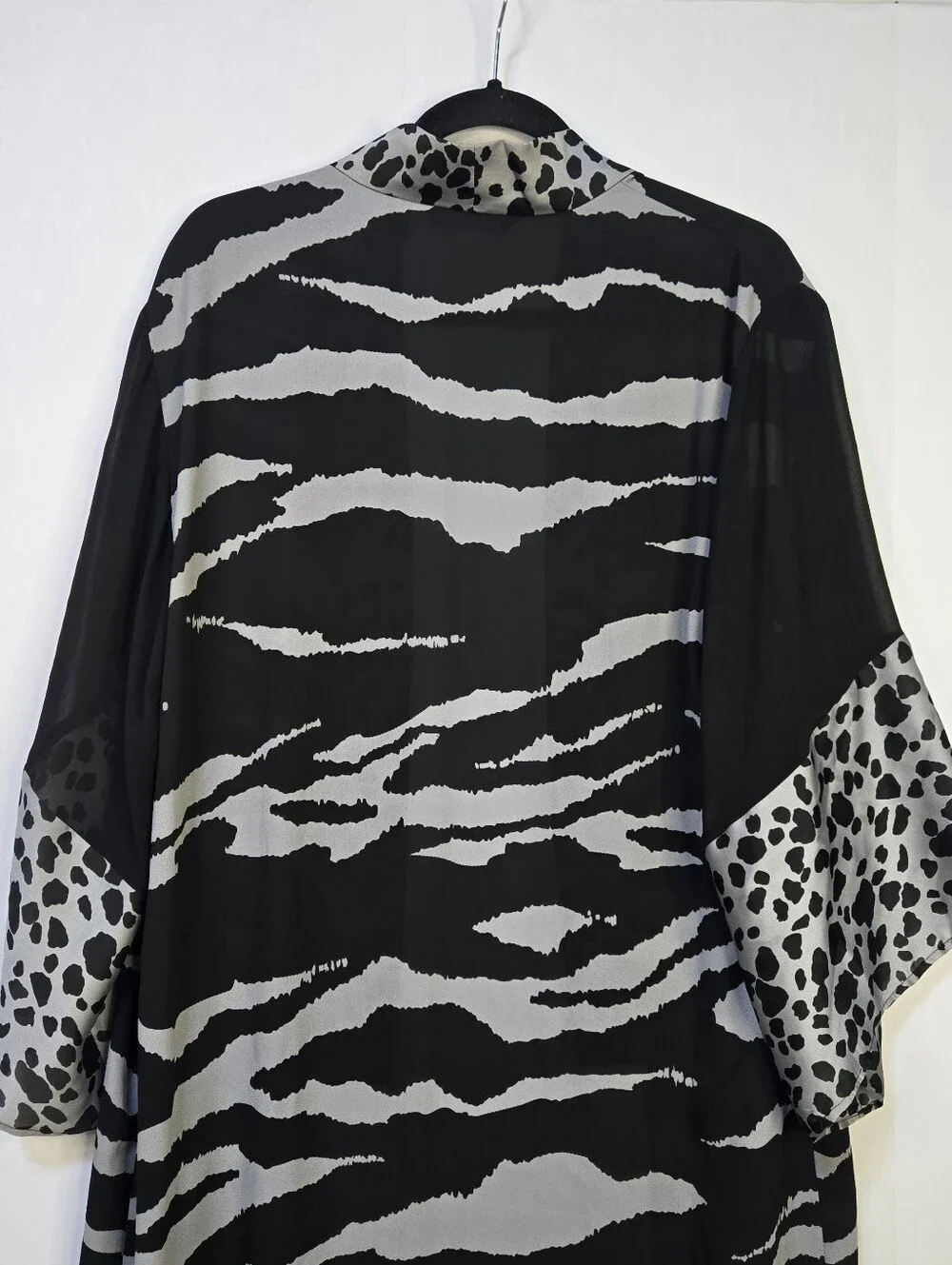 Dennis Basso Size XS Black&Silver  Animal-Print Robe/kimono/Beach Cover-up
